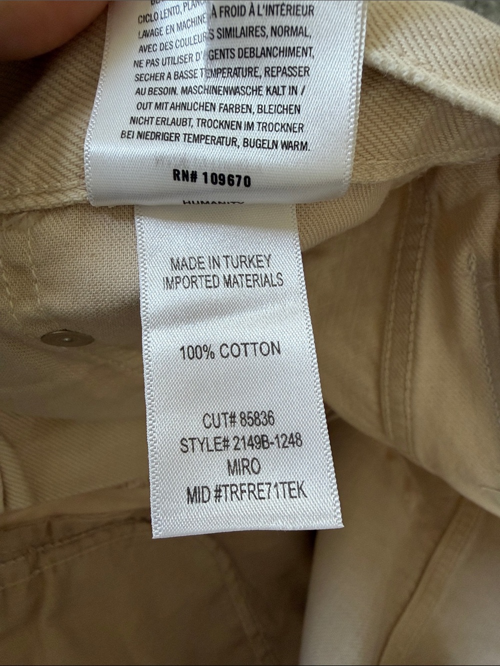 Citizens of Humanity Miro Relaxed Barrel Jeans
In Almondette size 27 - Picture 13 of 13